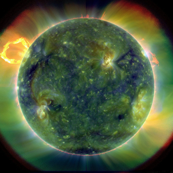 Vista Ultravioleta del Sol, Disco Completo - 8.3 minutos luz de la Tierra